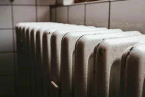 Photo d'un radiateur symbolisant les consommations énergétiques impossibles à évaluer avec un DPE vierge